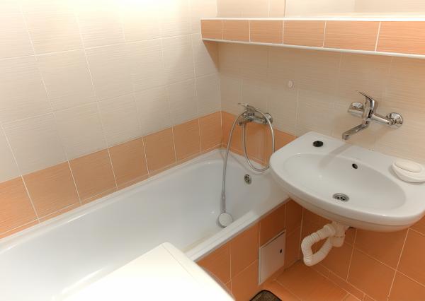 ZNÍŽENÁ CENA ! Byt 2+1 (52 m2) na začiatku sídl. Mier Sp. Nová Ves