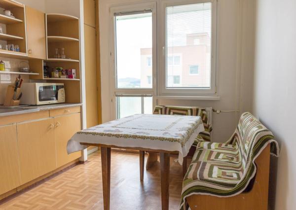 ZNÍŽENÁ CENA! Byt 2+1 s loggiou (54 m2), sídl. Západ I. SNV