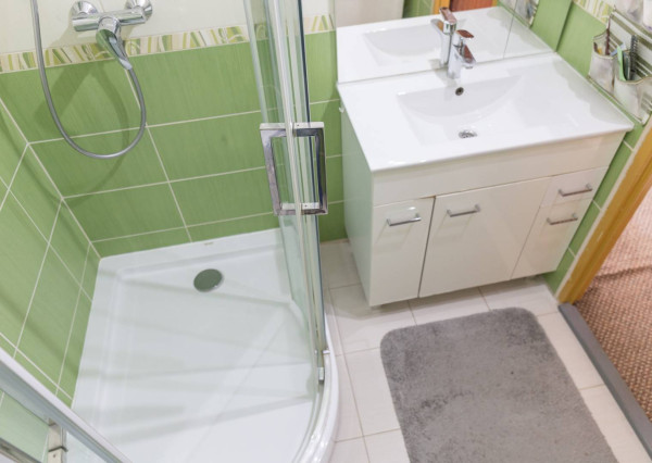 ZNÍŽENÁ CENA! Byt 2+1 s loggiou (54 m2), sídl. Západ I. SNV