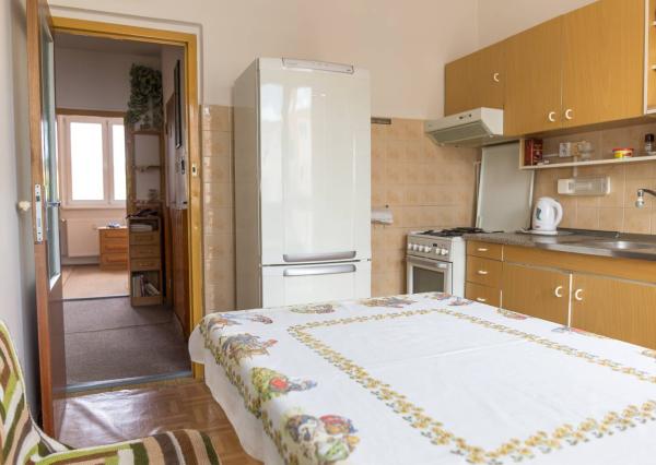 ZNÍŽENÁ CENA! Byt 2+1 s loggiou (54 m2), sídl. Západ I. SNV