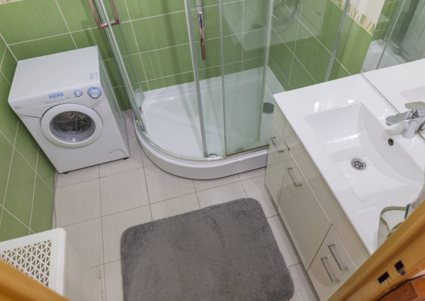 ZNÍŽENÁ CENA! Byt 2+1 s loggiou (54 m2), sídl. Západ I. SNV