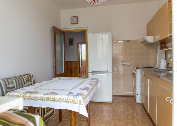 ZNÍŽENÁ CENA! Byt 2+1 s loggiou (54 m2), sídl. Západ I. SNV