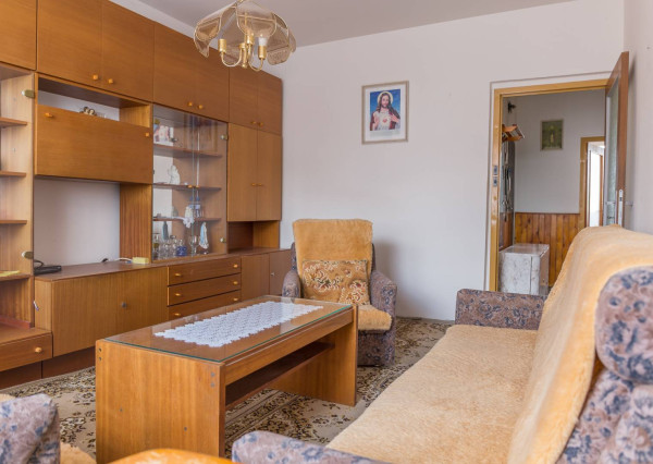 ZNÍŽENÁ CENA! Byt 2+1 s loggiou (54 m2), sídl. Západ I. SNV