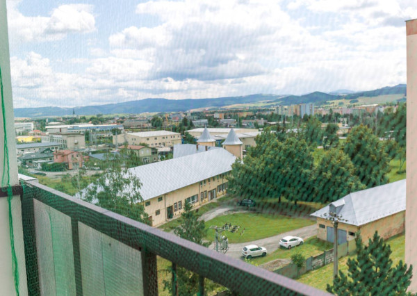 ZNÍŽENÁ CENA! Byt 2+1 s loggiou (54 m2), sídl. Západ I. SNV