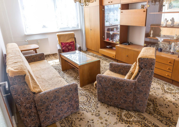 ZNÍŽENÁ CENA! Byt 2+1 s loggiou (54 m2), sídl. Západ I. SNV