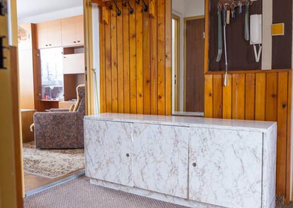 ZNÍŽENÁ CENA! Byt 2+1 s loggiou (54 m2), sídl. Západ I. SNV