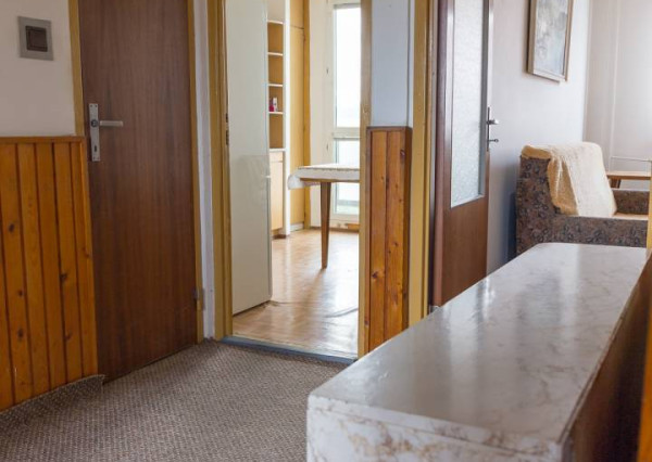 ZNÍŽENÁ CENA! Byt 2+1 s loggiou (54 m2), sídl. Západ I. SNV