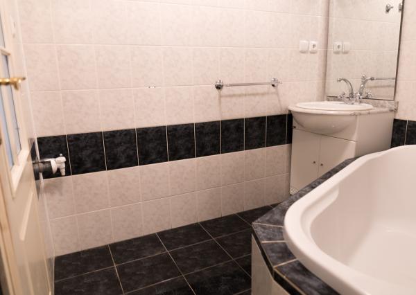 TOP PONUKA! Byt 1+1 (44 m2) s loggiou, sídl. Mier SNV