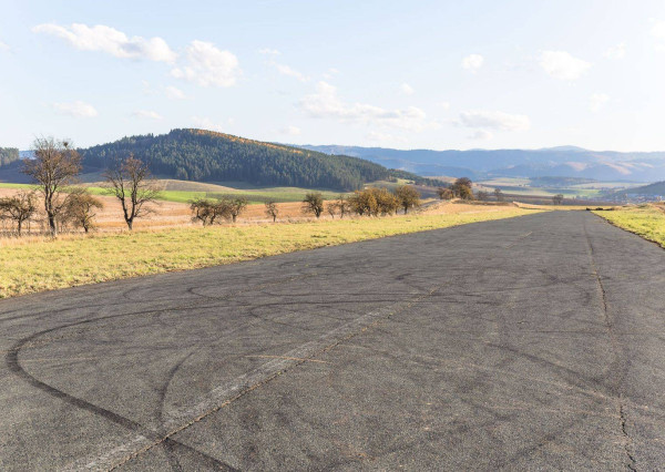 Atraktívny pozemok na podnikanie (3 ha) pri Klčove