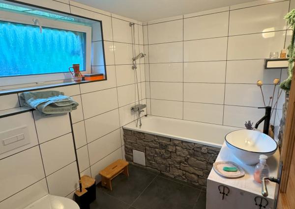 ZREKONŠTRUOVANÝ DVOJPOSCHODOVÝ DOM v obci Hnilčík - ZNÍŽENÁ KÚPNA CENA