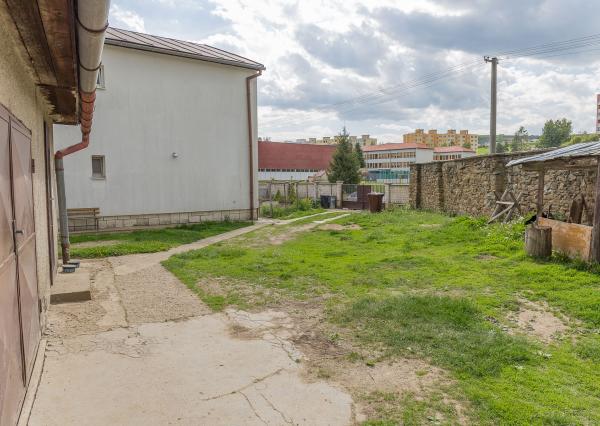 Rodinný dom s veľkým pozemkom (3038 m2) v Levoči