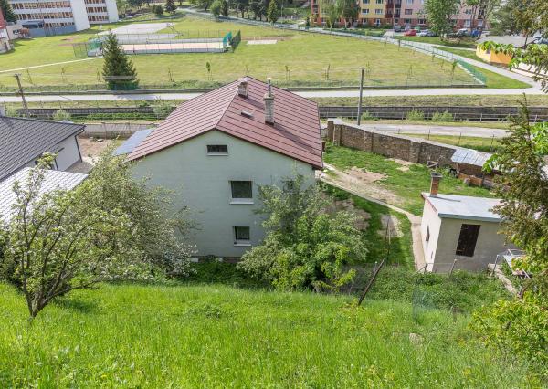 Rodinný dom s veľkým pozemkom (3038 m2) v Levoči