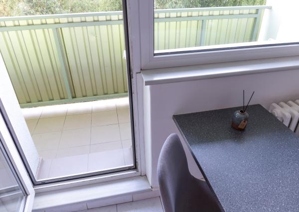 TOP PONUKA! Byt 1+1 (44 m2) s loggiou, sídl. Mier SNV