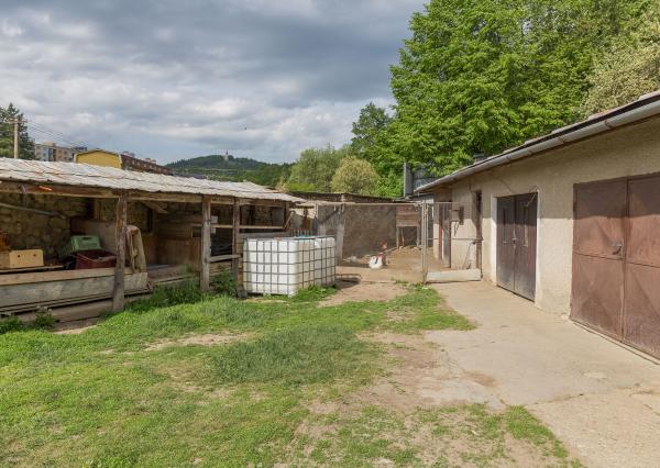 Rodinný dom s veľkým pozemkom (3038 m2) v Levoči