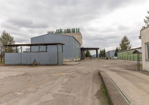 ZNÍŽENÁ CENA! Podnikateľský areál (3,3 ha) neďaleko Košíc