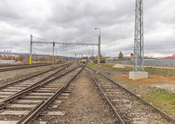 ZNÍŽENÁ CENA! Podnik. areál (0,6 ha) Moldava nad Bodvou