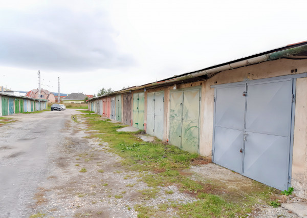 Znížená cena! Garáž (20 m2) pri Židovskom cintoríne, Sp. Nová Ves