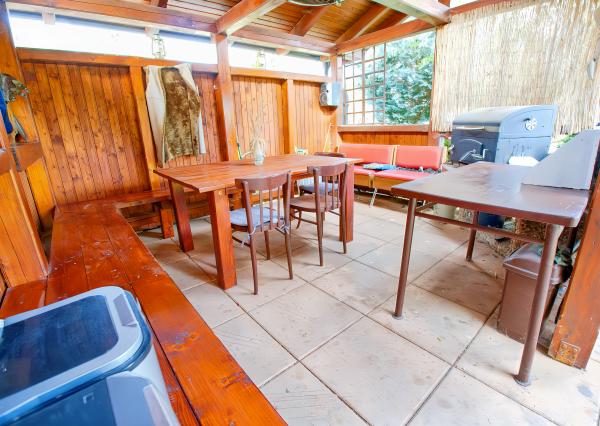 Rodinný dom (654 m2), garáž, altánok, záhrada Smižany