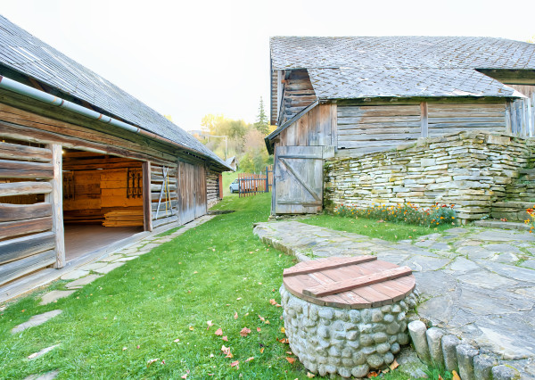 Chalupa s výhľadom na Levočské vrchy