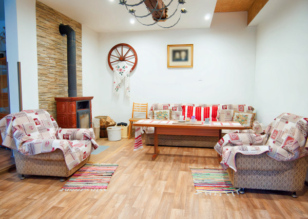 Chalupa s výhľadom na Levočské vrchy