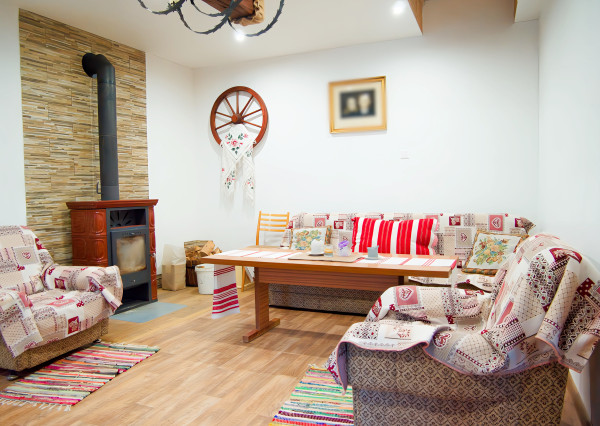 Chalupa s výhľadom na Levočské vrchy