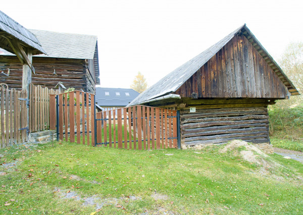 Chalupa s výhľadom na Levočské vrchy