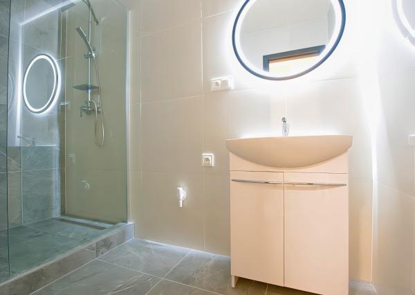 Kompletne rekonštruovaný byt 2+1 v centre mesta SNV