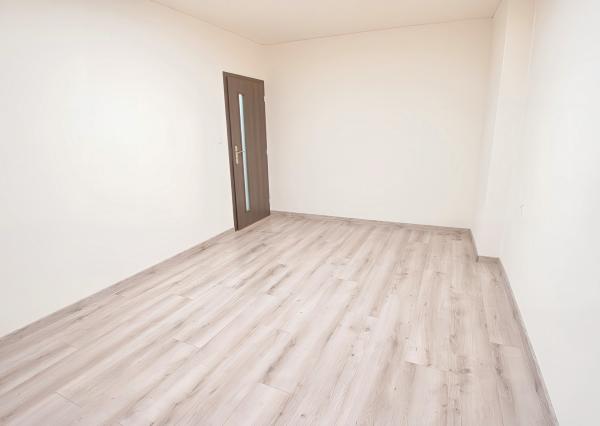 Kompletne rekonštruovaný byt 2+1 v centre mesta SNV