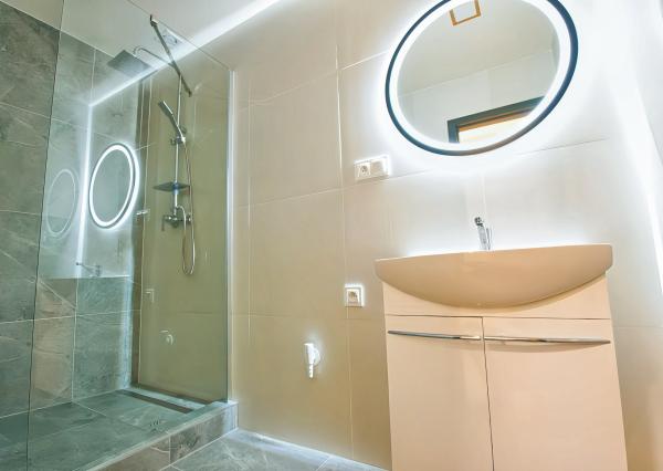 Kompletne rekonštruovaný byt 2+1 v centre mesta SNV