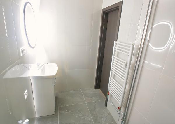 Kompletne rekonštruovaný byt 2+1 v centre mesta SNV