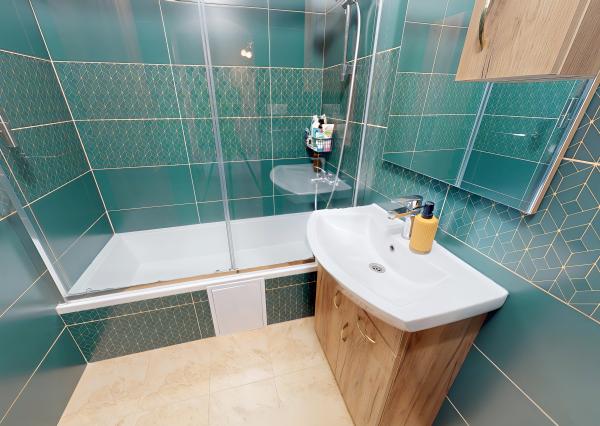 ZNÍŽENÁ CENA! Byt 4+1 s loggiou (86 m2) na sídl. Mier SNV