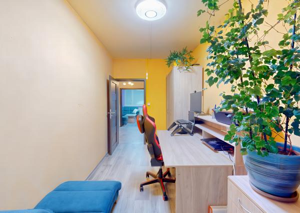 ZNÍŽENÁ CENA! Byt 4+1 s loggiou (86 m2) na sídl. Mier SNV