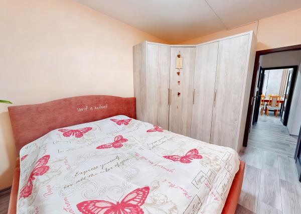 ZNÍŽENÁ CENA! Byt 4+1 s loggiou (86 m2) na sídl. Mier SNV