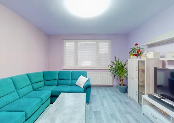 ZNÍŽENÁ CENA! Byt 4+1 s loggiou (86 m2) na sídl. Mier SNV