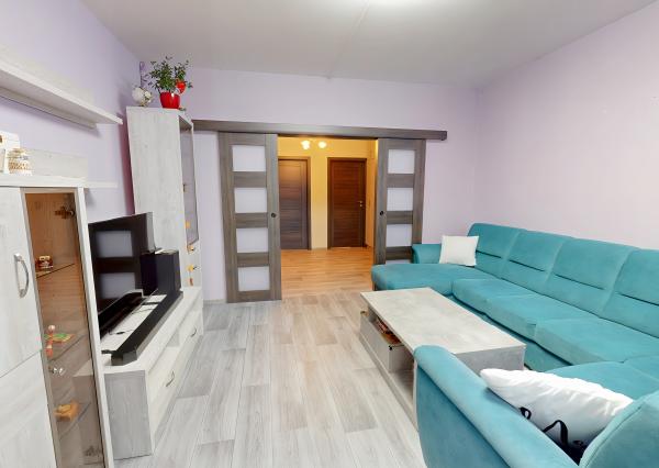 ZNÍŽENÁ CENA! Byt 4+1 s loggiou (86 m2) na sídl. Mier SNV