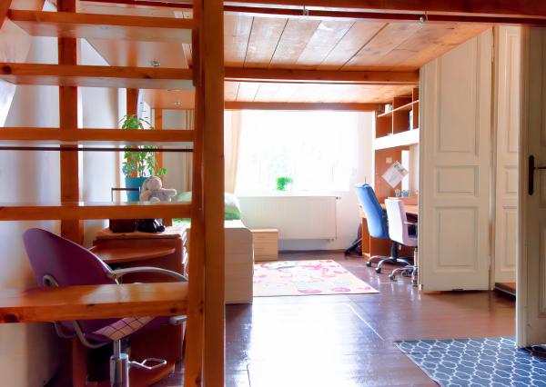 ZNÍŽENÁ CENA ! Tehlový byt 3+1 s garážou (125 m2) Sp. Nová Ves