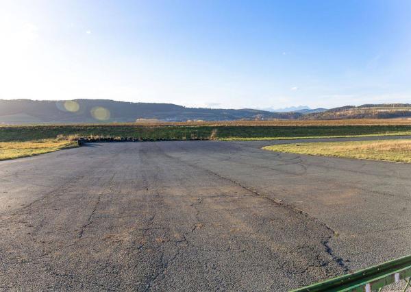 Atraktívny pozemok na podnikanie (3 ha) pri Klčove