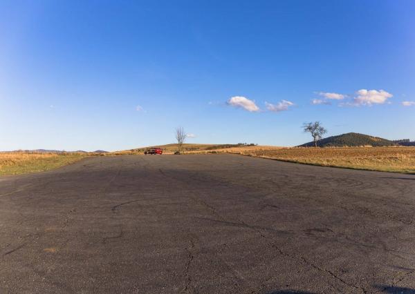 Atraktívny pozemok na podnikanie (3 ha) pri Klčove