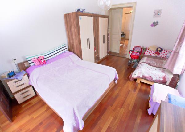 ZNÍŽENÁ CENA ! Tehlový byt 3+1 s garážou (125 m2) Sp. Nová Ves