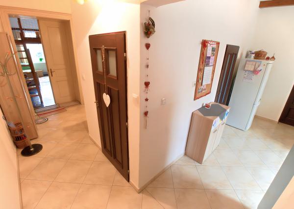 ZNÍŽENÁ CENA ! Tehlový byt 3+1 s garážou (125 m2) Sp. Nová Ves