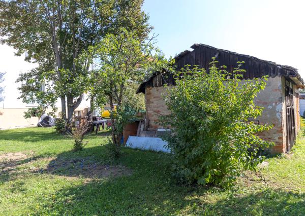 REZERVOVANÝ !Byt 3+1 (80 m2) s loggiou a záhradou, centrum SNV