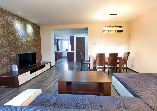 REZERVOVANÝ !Byt 3+1 (80 m2) s loggiou a záhradou, centrum SNV