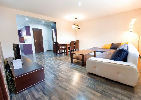 REZERVOVANÝ !Byt 3+1 (80 m2) s loggiou a záhradou, centrum SNV