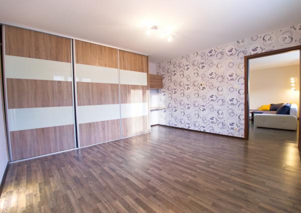 REZERVOVANÝ !Byt 3+1 (80 m2) s loggiou a záhradou, centrum SNV