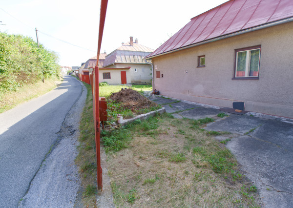 REZERVOVANÉ! Rodinný dom Za sédriou Levoča