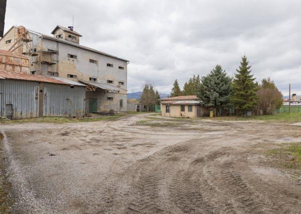ZNÍŽENÁ CENA! Podnik. areál (0,6 ha) Moldava nad Bodvou
