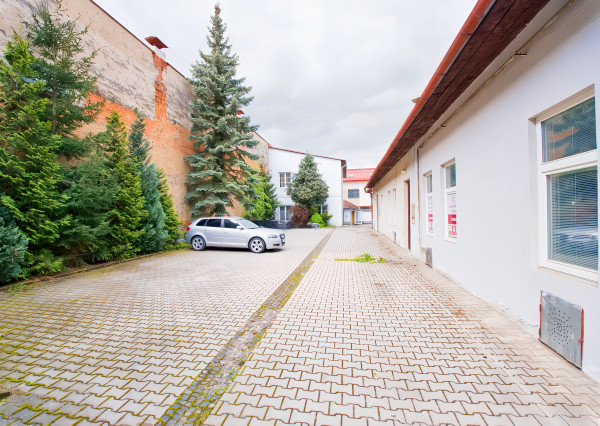 Polyfunkčný objekt blízko centra mesta Sp. Nová Ves