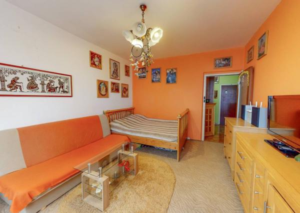 Byt 2+1 s loggiou (54 m2), sídl. Západ I. SNV