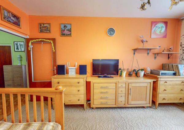 Byt 2+1 s loggiou (54 m2), sídl. Západ I. SNV