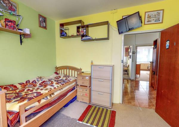 Byt 2+1 s loggiou (54 m2), sídl. Západ I. SNV